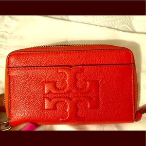 Tory Burch wristlet wallet